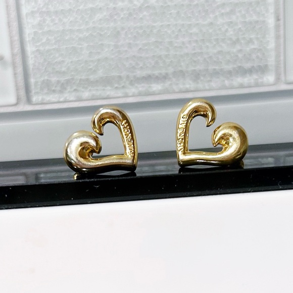 Authentic Givenchy Vintage 18k Gold Plated Opened Heart Earrings - Picture 1 of 13